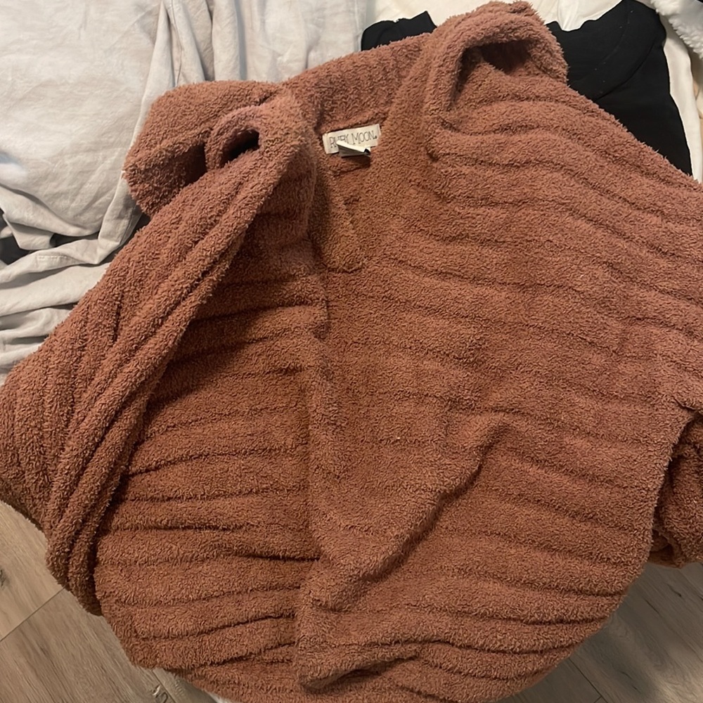 Brown sweater - Picture 2 of 2